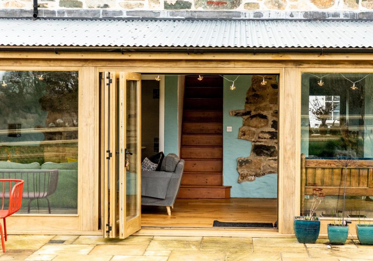 Penrhiw - A Country Cottage With Mountain Views Newport  Exterior photo