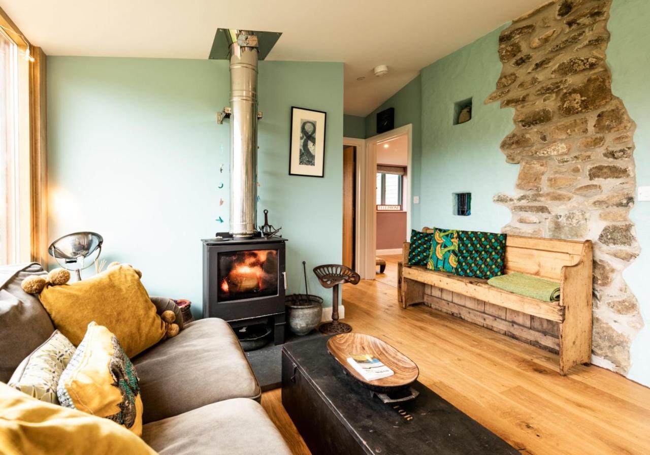 Penrhiw - A Country Cottage With Mountain Views Newport  Exterior photo